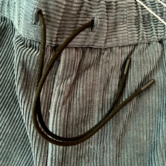 NWT Vince Corduroy Pull On Pants - Picture 3 of 10